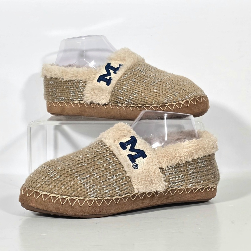Michigan Wolverines Logo Knit Slippers Women Size M 7/8 Tan Sparkle Fuzzy Lined‎